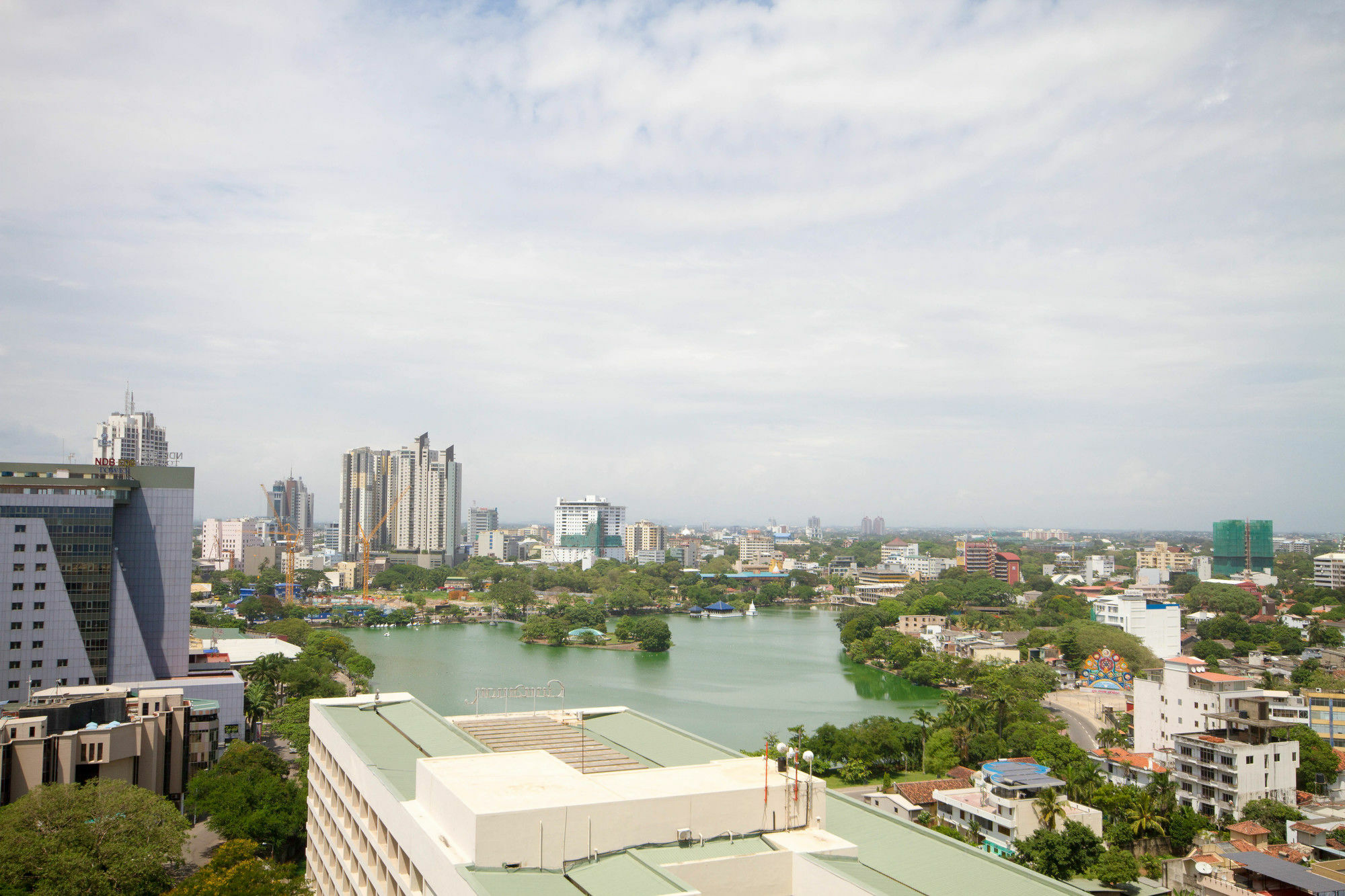 Crescat Residencies Apartment Colombo Exterior photo