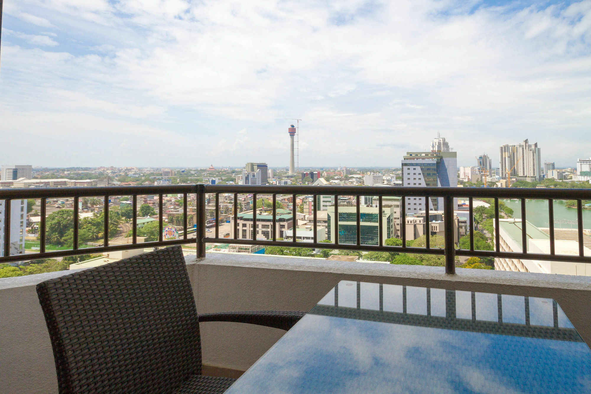 Crescat Residencies Apartment Colombo Exterior photo